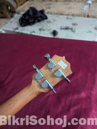 Uklele 26